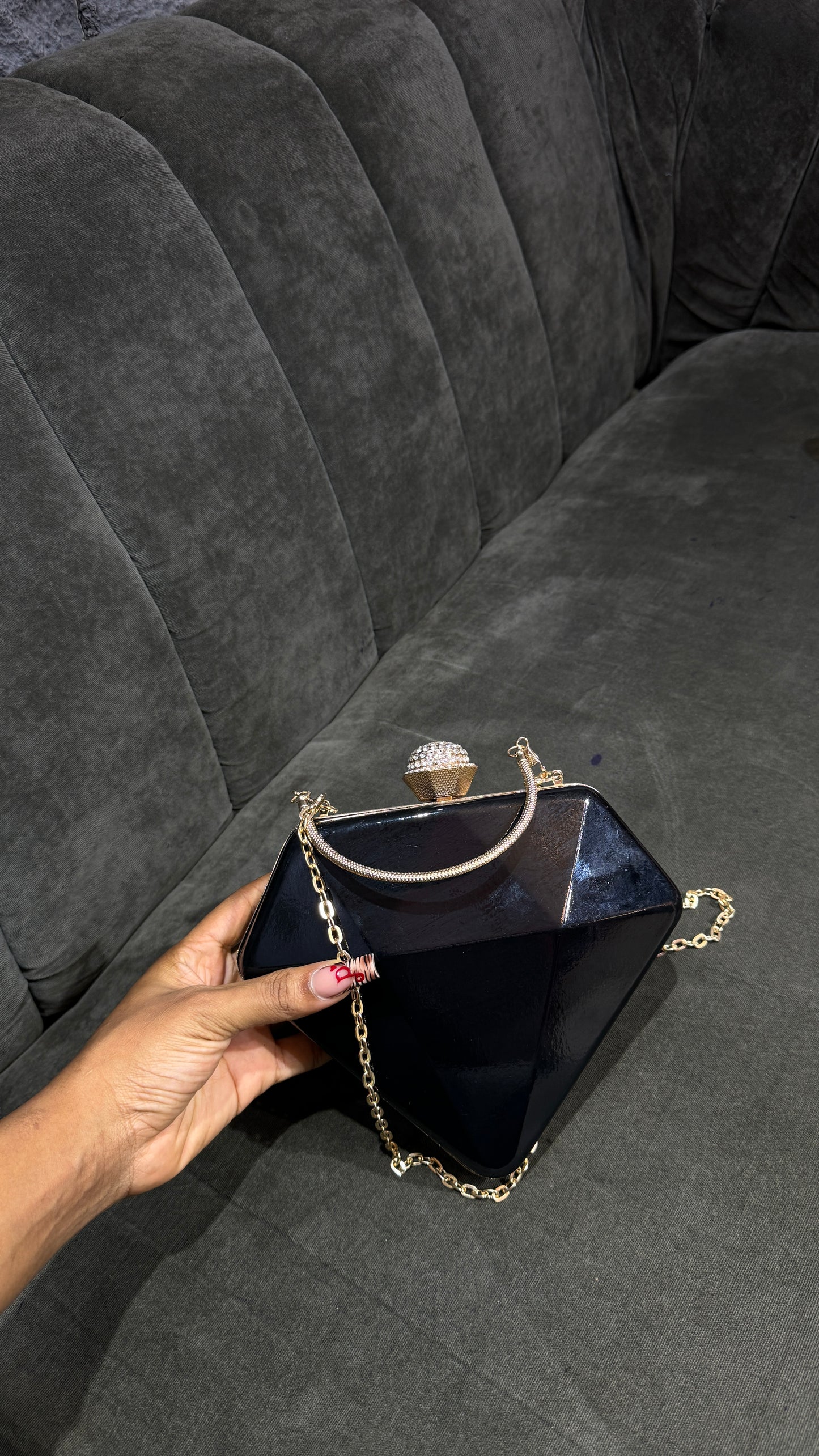 Diamond shaped bag B070