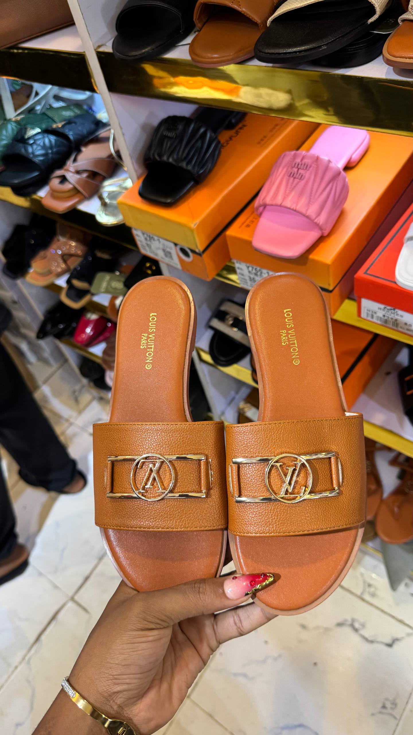 LV Slippers sl122
