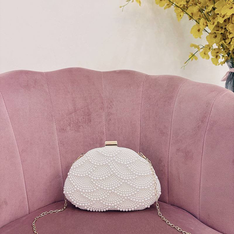 Beaded clutch B389
