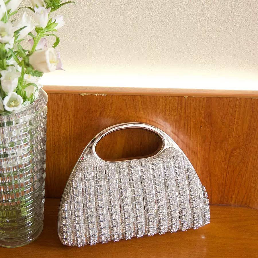 Diana clutch B391