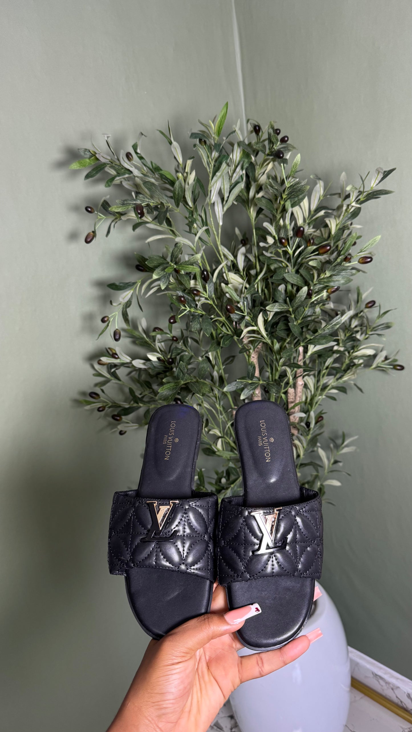 LV Slippers Sl097
