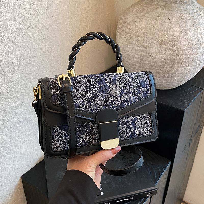 Doechii bag B258