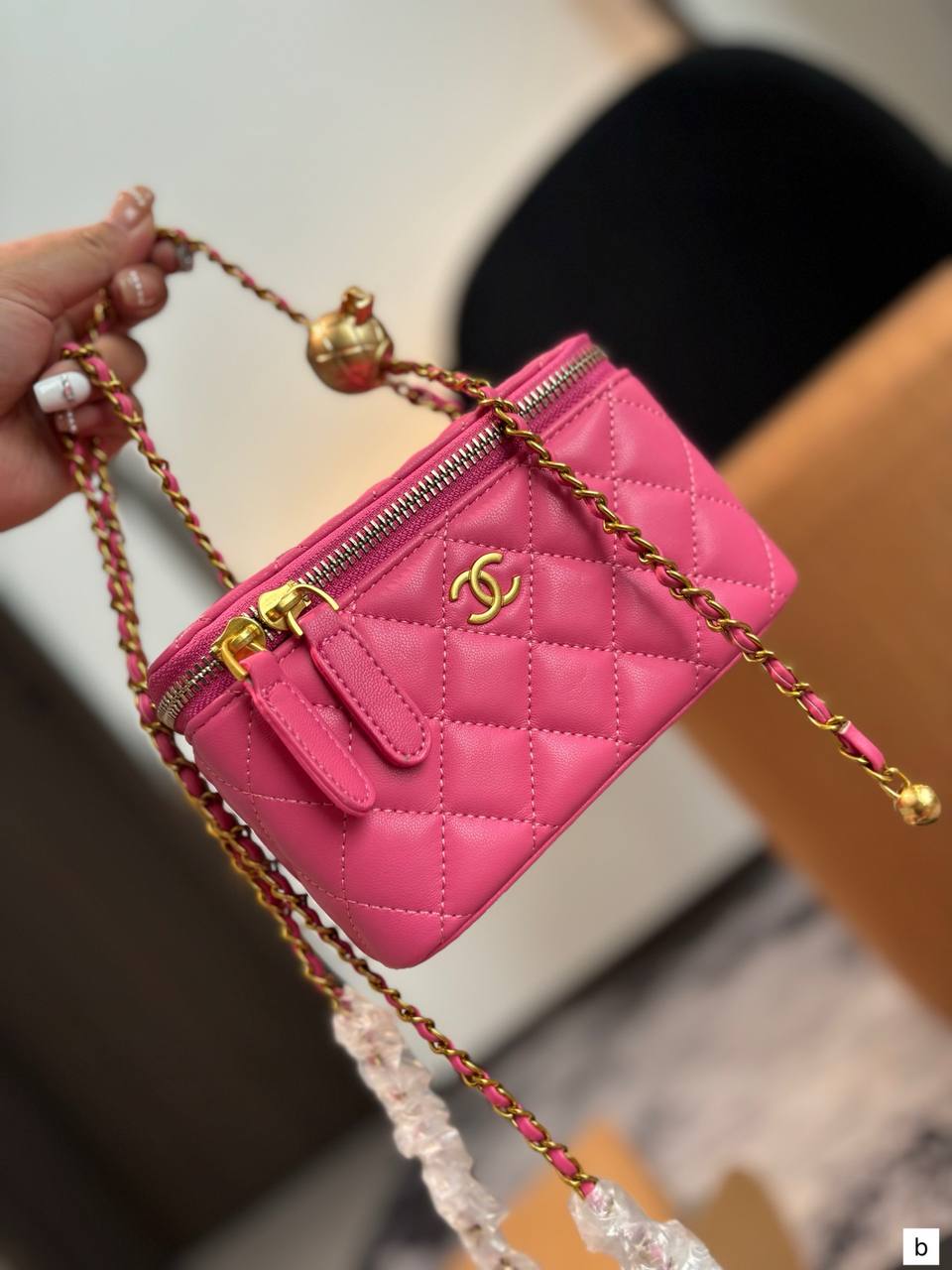 Luxe channel square bag B136