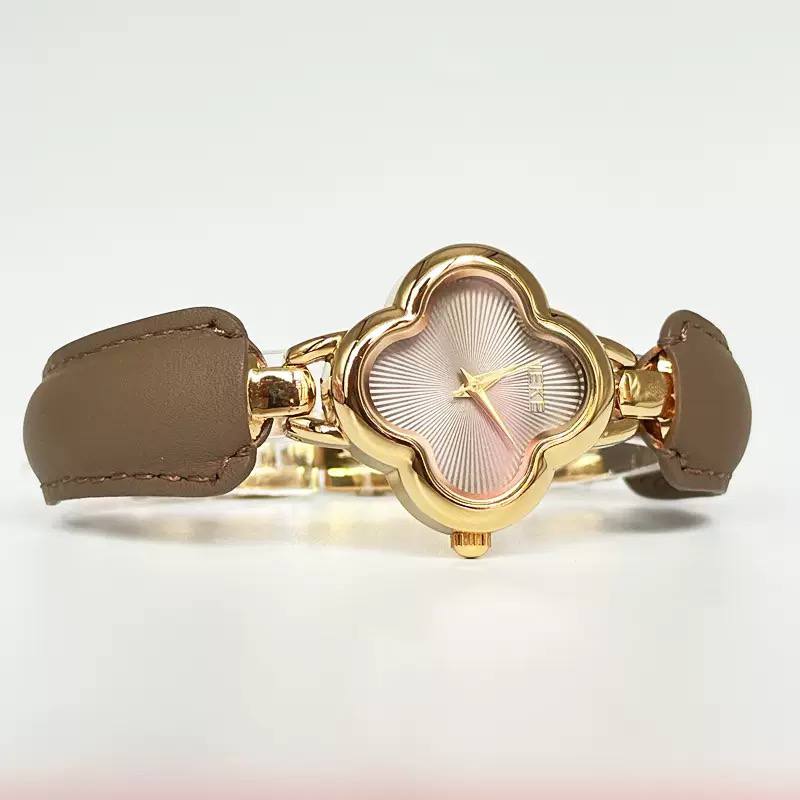 Curve Wristwatch Jw0130