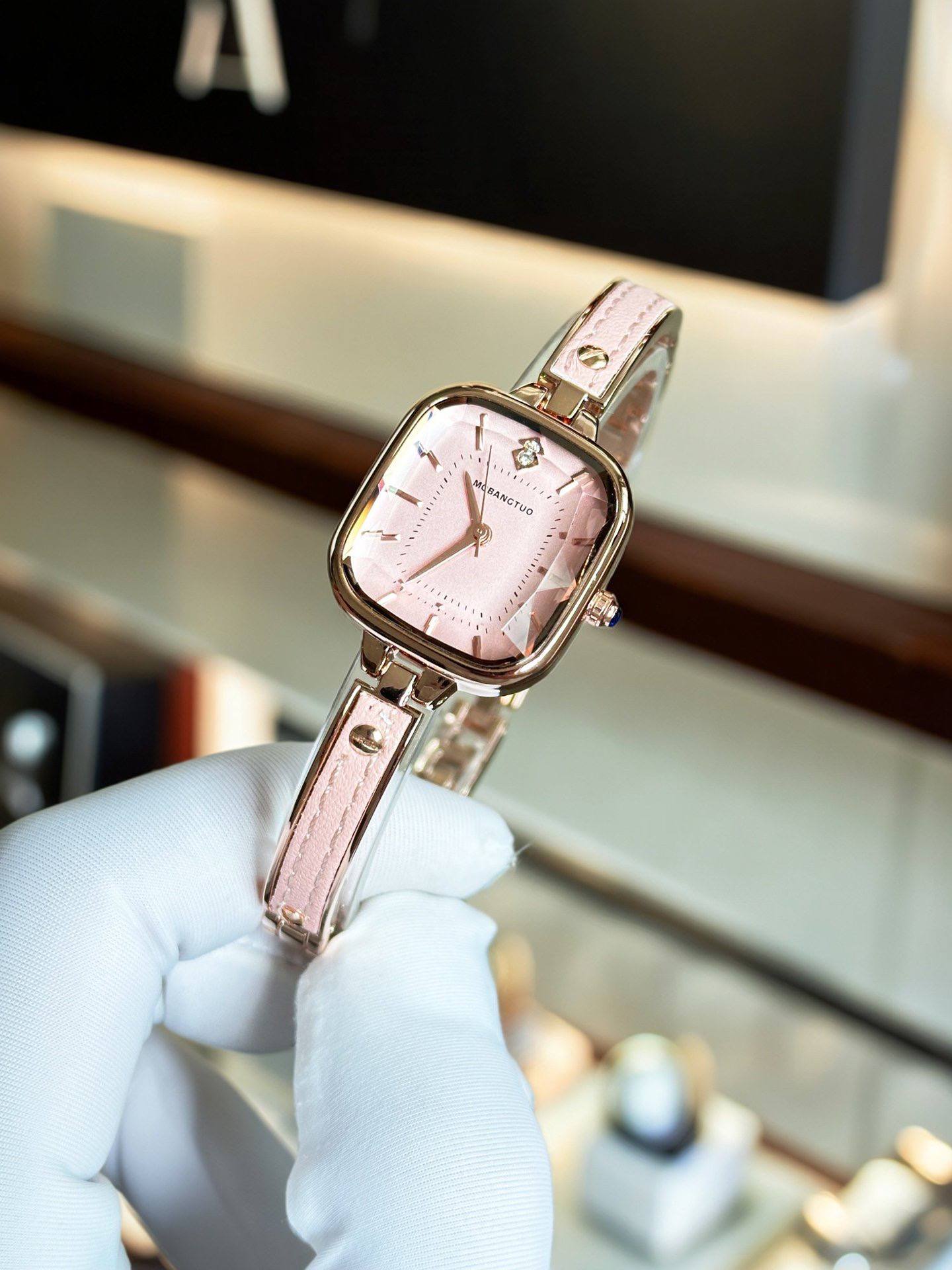 Veŕt Wristwatch Jw0131
