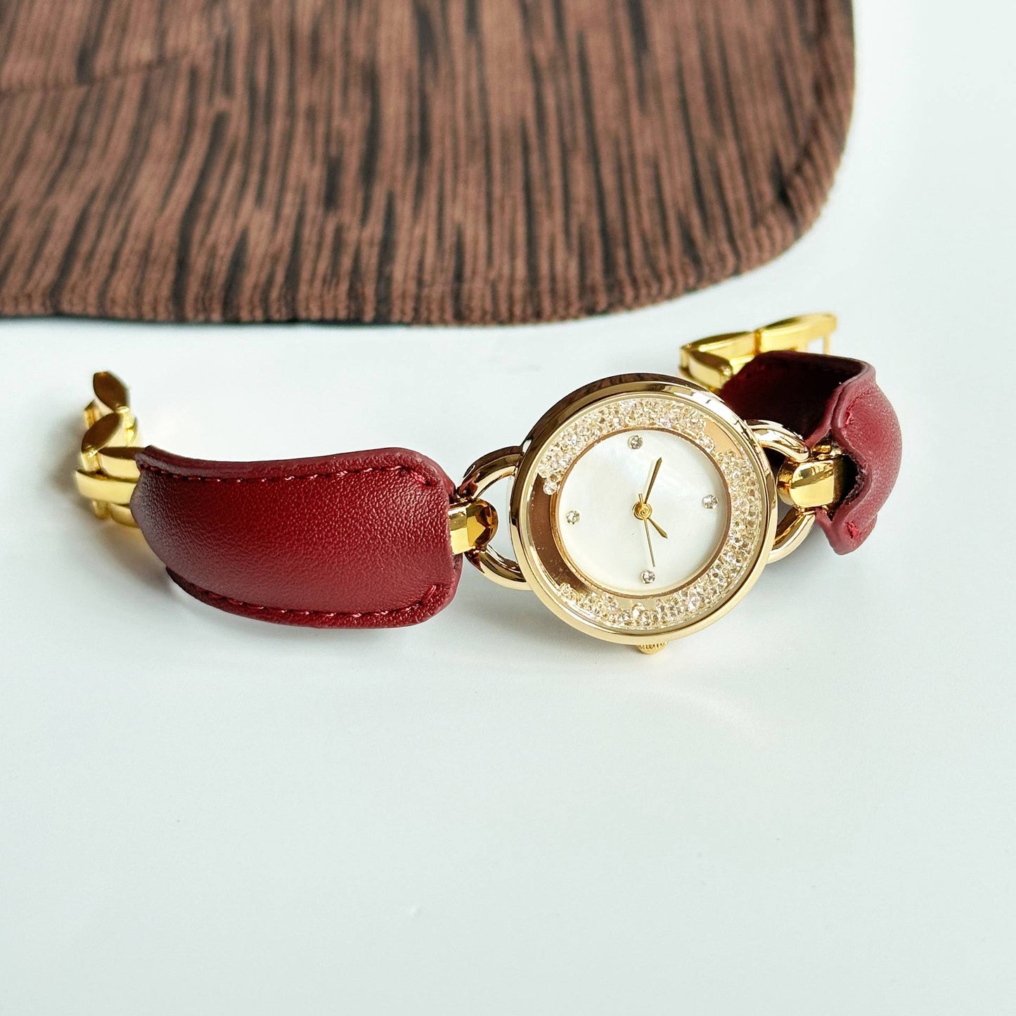 Pearlè Wristwatch Jw0132