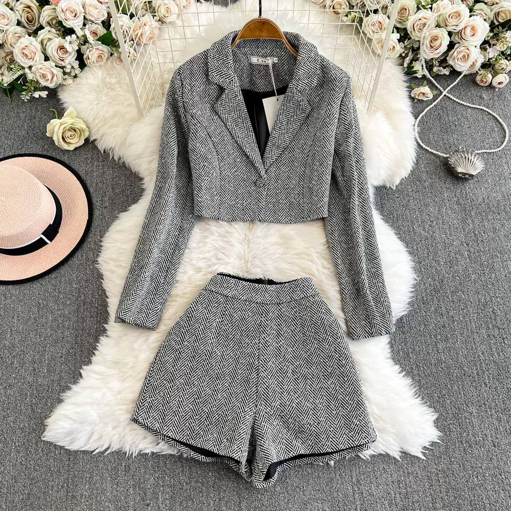 Strip set dress 2p239