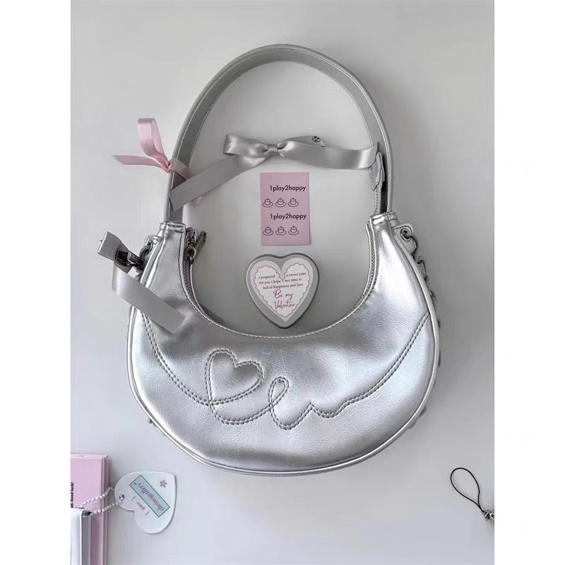 Silver crescent B181