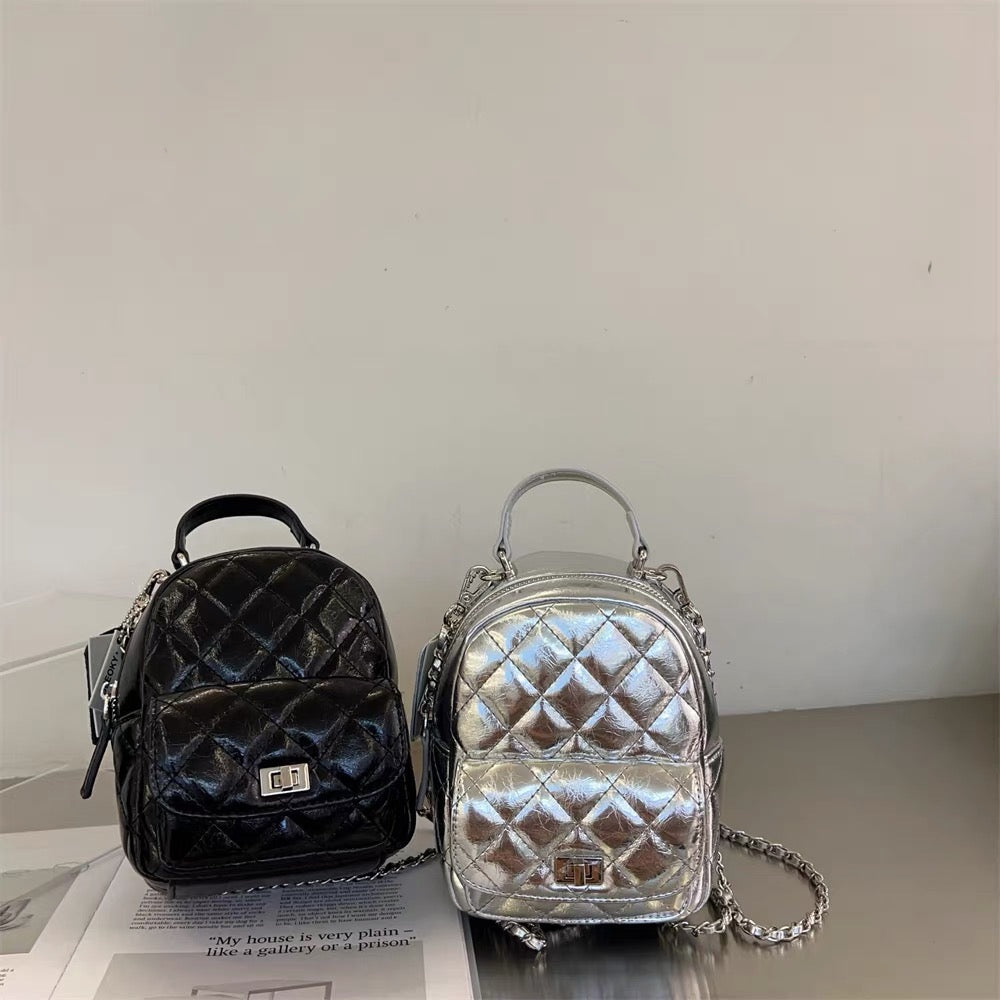 Black and silver school bag B138
