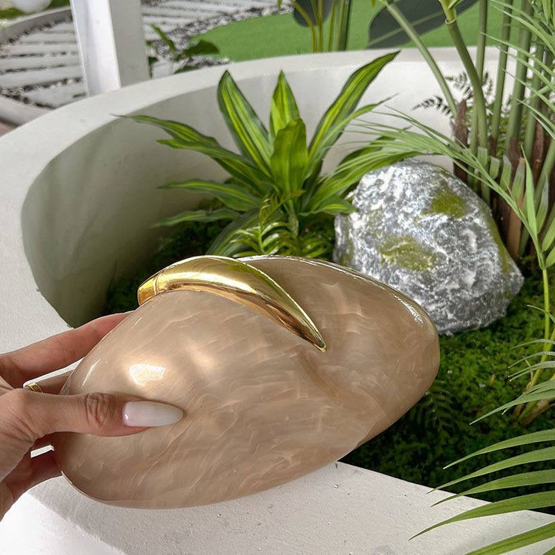Resin clutch B404
