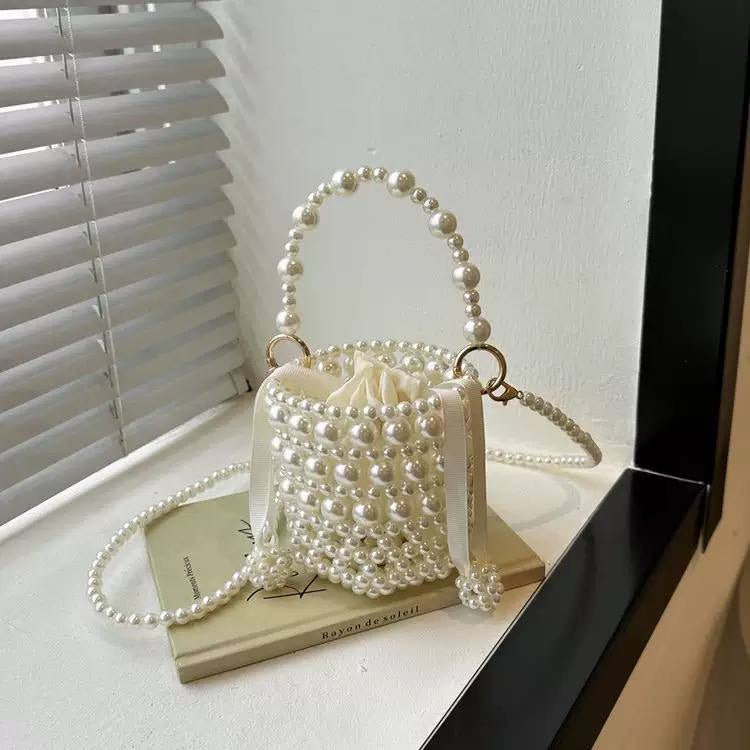 Pearl bag B373